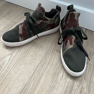 Steve Madden Lancer‎ Sneaker Camo